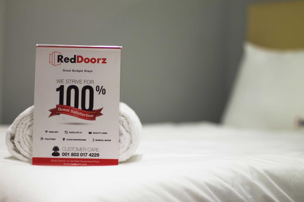 Reddoorz @ Legian Street Hotel Kuta  Exterior photo