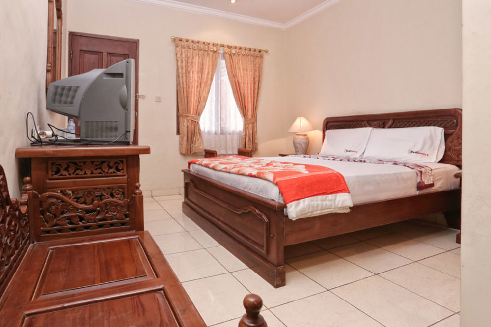 Reddoorz @ Legian Street Hotel Kuta  Exterior photo